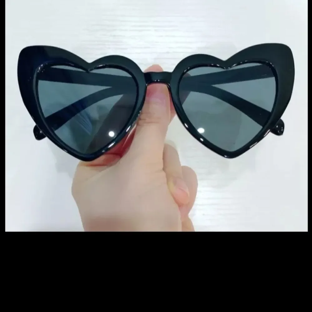 NWOT Heart Shaped Glasses- Black